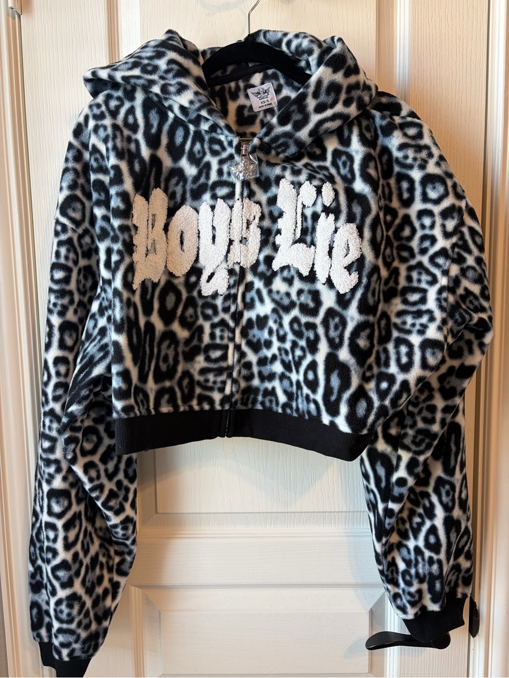NWT Boys Lie Fuzzy Zip Hoodie - Black & White Leopard Print. XS/S